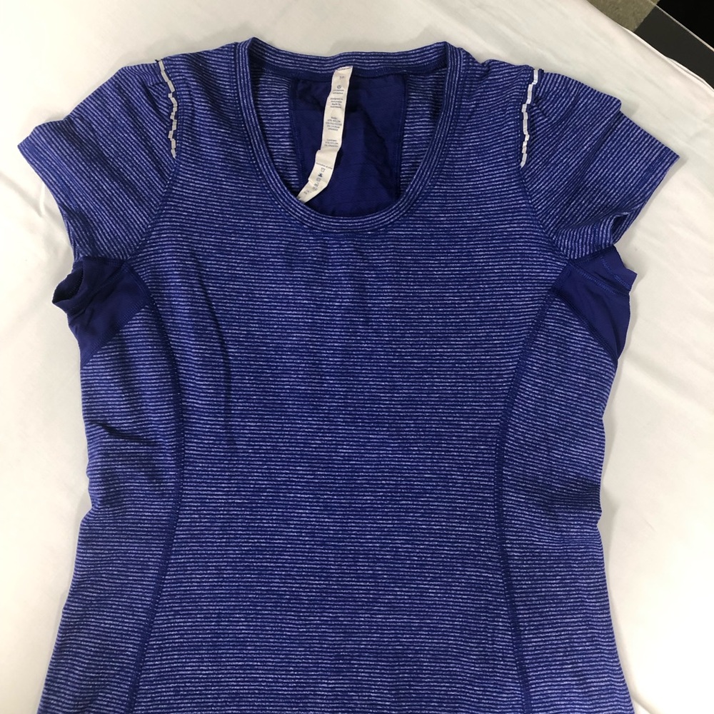 EUC Lululemon SS Blue Star Runner - Size 10